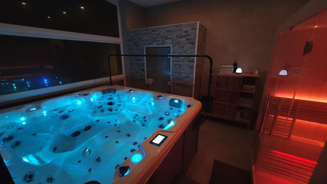 Bed'N'Bulles - Wellness Privatif Bed and Breakfast Dinant Exteriör bild
